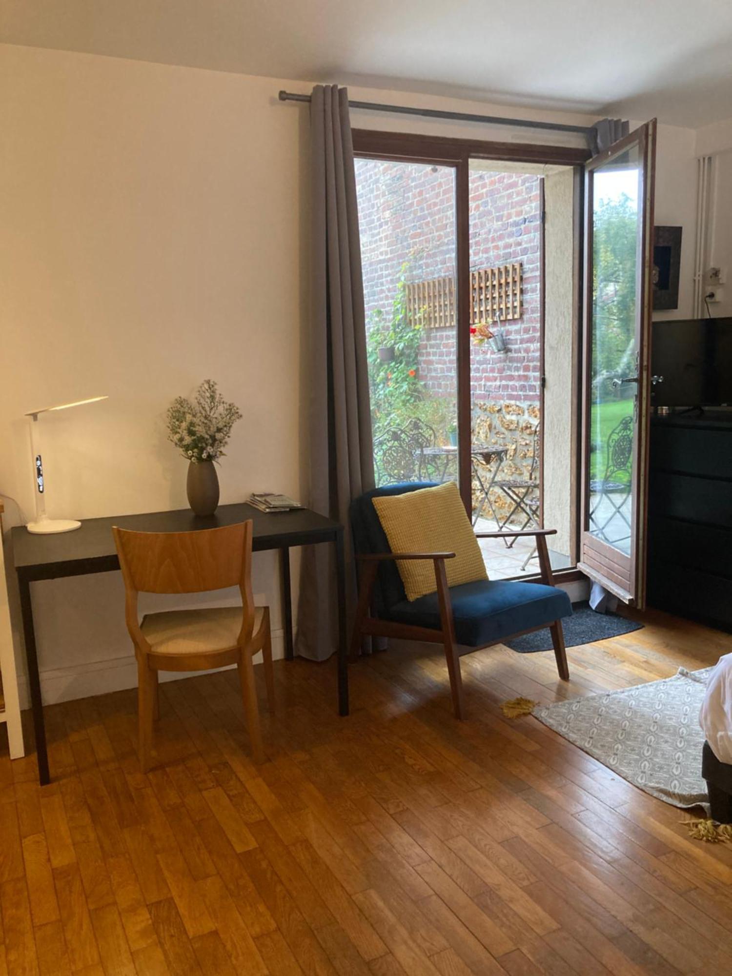 Studio Avec Terrasse Sur Jardin Fontenay-sous-Bois Extérieur photo